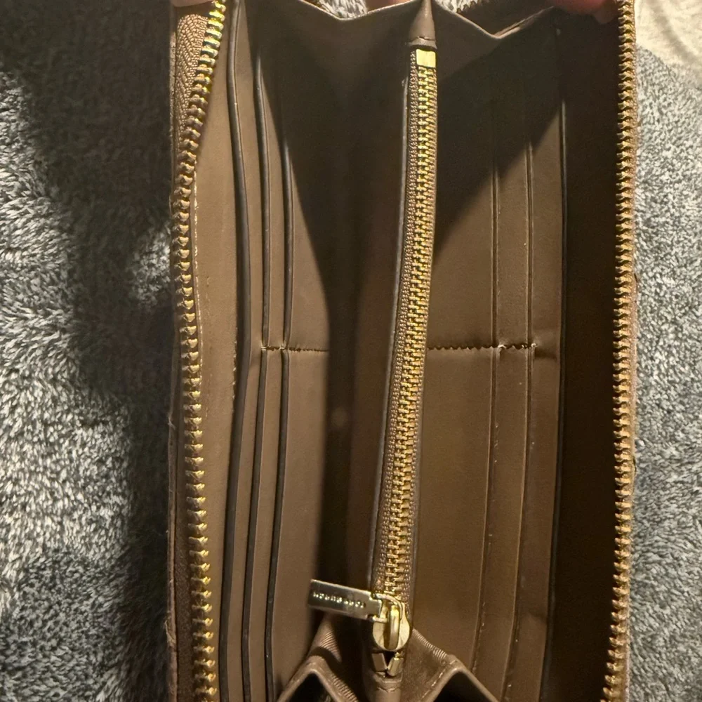 Tory Burch Tan Quilted Wallet - Picture 6 of 8